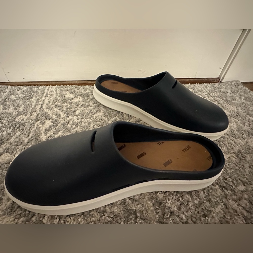 TRUE FS SLIDE
True Linkswear slides - great for on and off golf course!